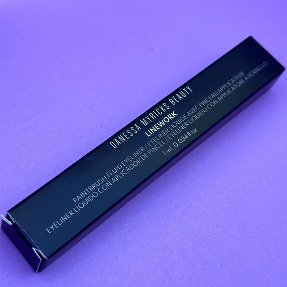 ✨PAINTBRUSH FLUID EYELINER /
EYELINER LÍQUIDO CON APLICADOR DE PINCEL - Picture 1 of 2